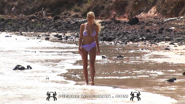 Caylian Curtis And Roxy Panther - Beach + 1 Boy